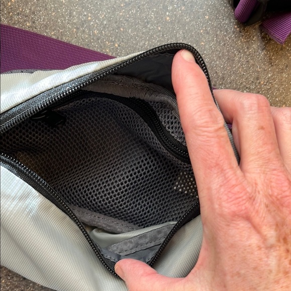 Black Belt Bag with Adjustable Strap and Zipper Closure - Picture 2 of 6